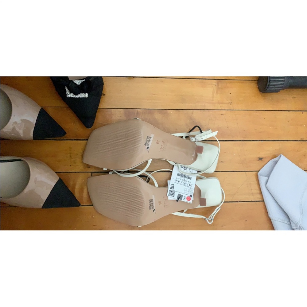 Zara kitten heel